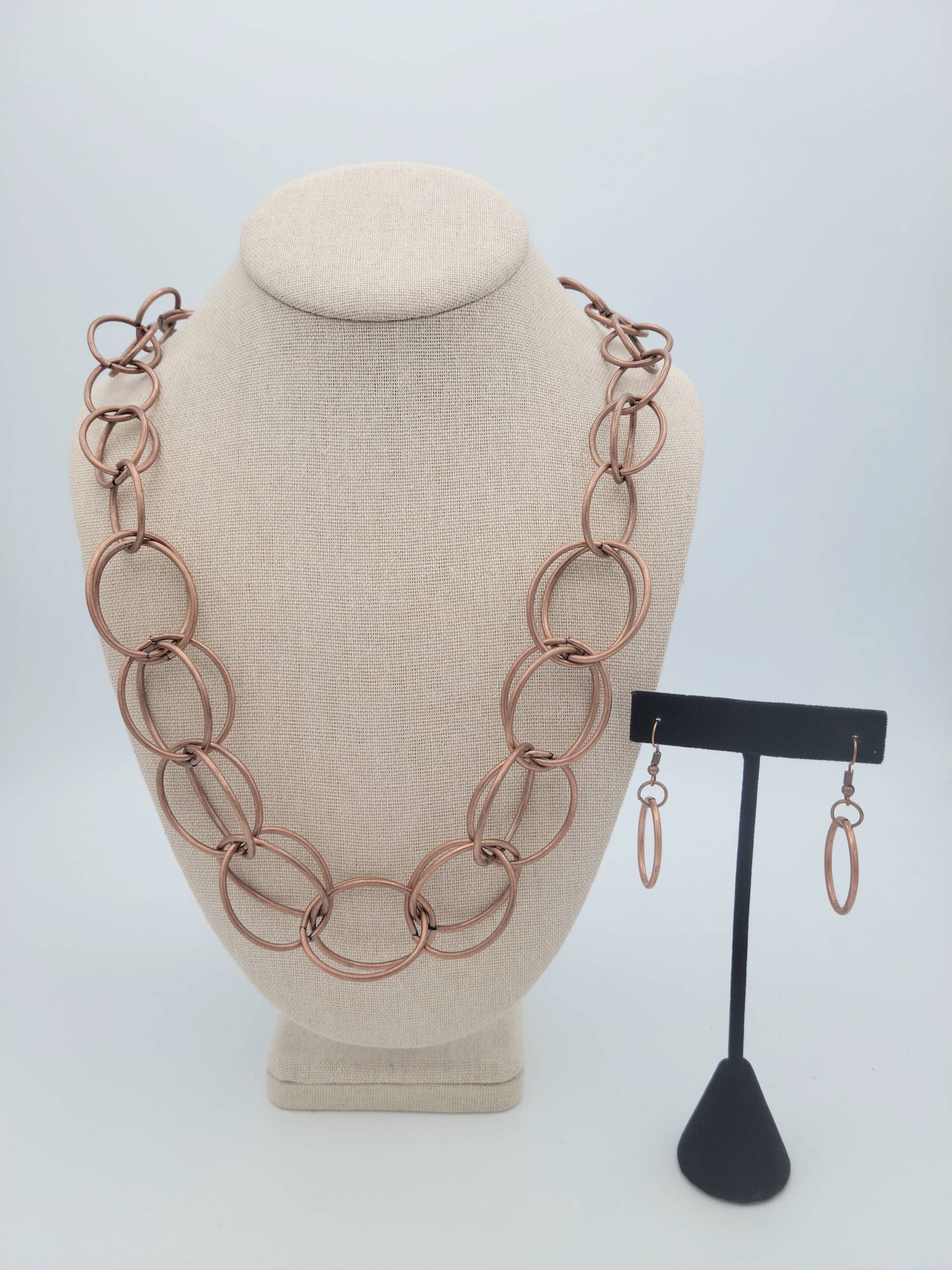 Vintage Kupfer Ton Oval Schmuck Set Mit Passender Halskette Und Ohrringe Modeschmuck Retro Statement Frauen Lange Kabelkette Einstellbar Vintage Kupfer Ton Oval Schmuck Set Mit Passender Halskette Und Ohrringe Modeschmuck Retro Statement Frauen Lange Kabelkette Einstellbar von ThriftyFindsByKelly