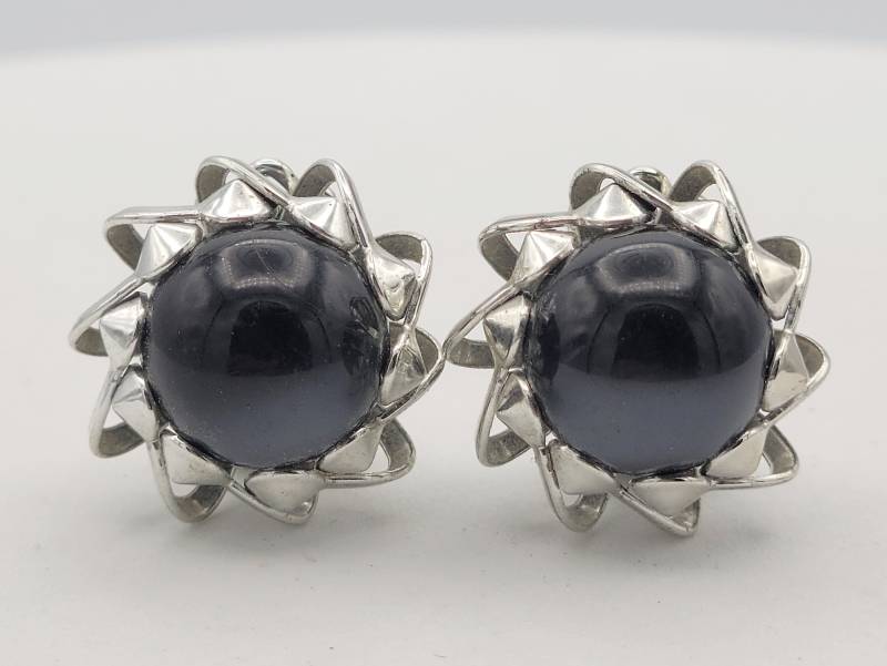 Vintage Silber Ton Single Schwarz Faux Perle Clip On Ohrringe W/Swirled Einstellung Modeschmuck Statement Retro Accessoires Frauen Tigerauge von ThriftyFindsByKelly