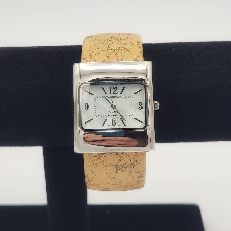 Vintage Silber Ton & Perlmutt Kunstleder Gewickelt Damen Manschette Uhr Modeschmuck Retro Statement Rechteck Marmoriert Tan von ThriftyFindsByKelly