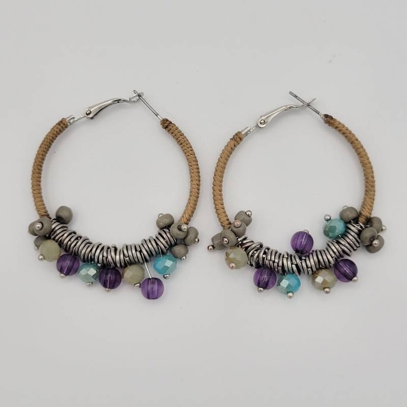 Vintage Silberfarbene Creolen Ohrringe Mit Grau Blau & Lila Perlen Akzenten Modeschmuck Retro Statement Frauen Tropfen Baumeln 3/4 "Durchmesser von ThriftyFindsByKelly