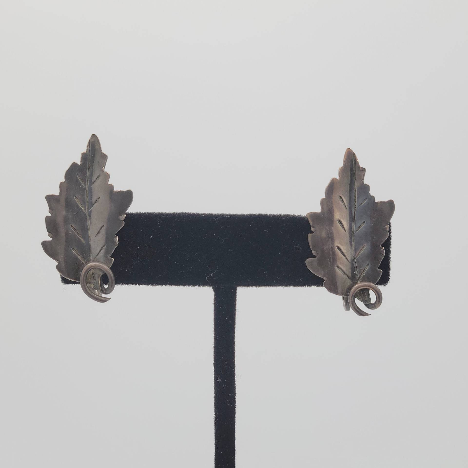 Vintage Sterling Silber Ohrringe Blatt Modeschmuck Statement Retro Accessoires Damen Clip Ons Blätter 925 Swirls Adern Vintage Sterling Silber Ohrringe Blatt Modeschmuck Statement Retro Accessoires Damen Clip Ons Blätter 925 Swirls Adern von ThriftyFindsByKelly