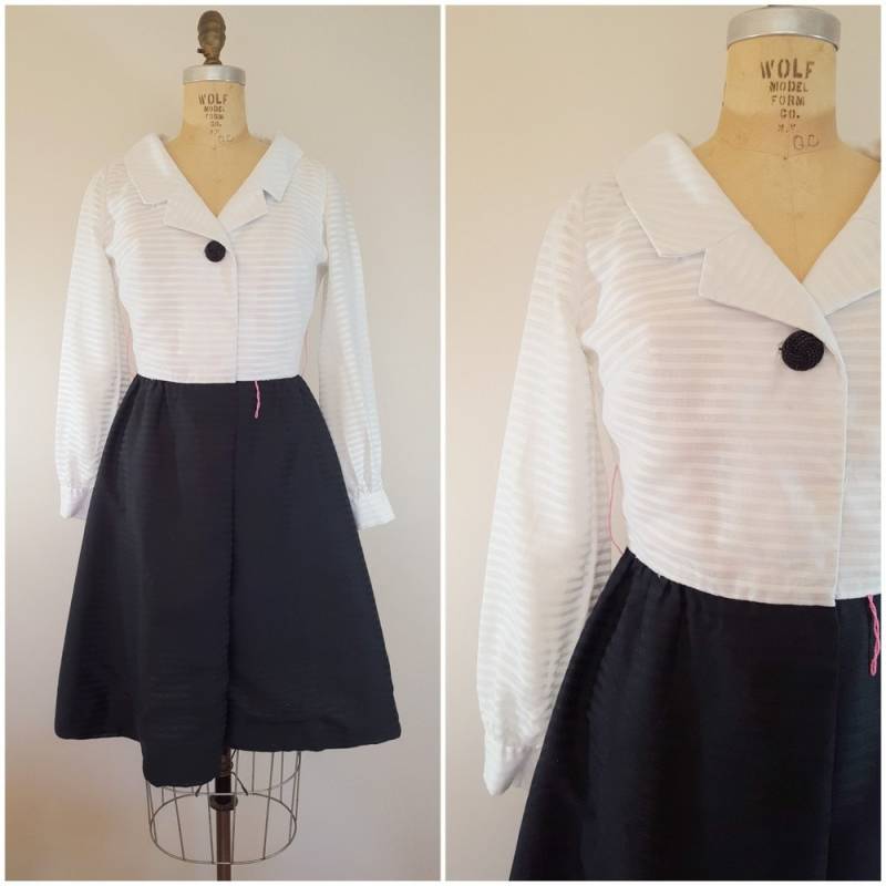 Vintage 1960Er Jahre Kleid/Schwarz Und Weiß Fit N Flare Schiere Ärmel Leslie Fay Kleine Medium von ThriftyVintageKitten