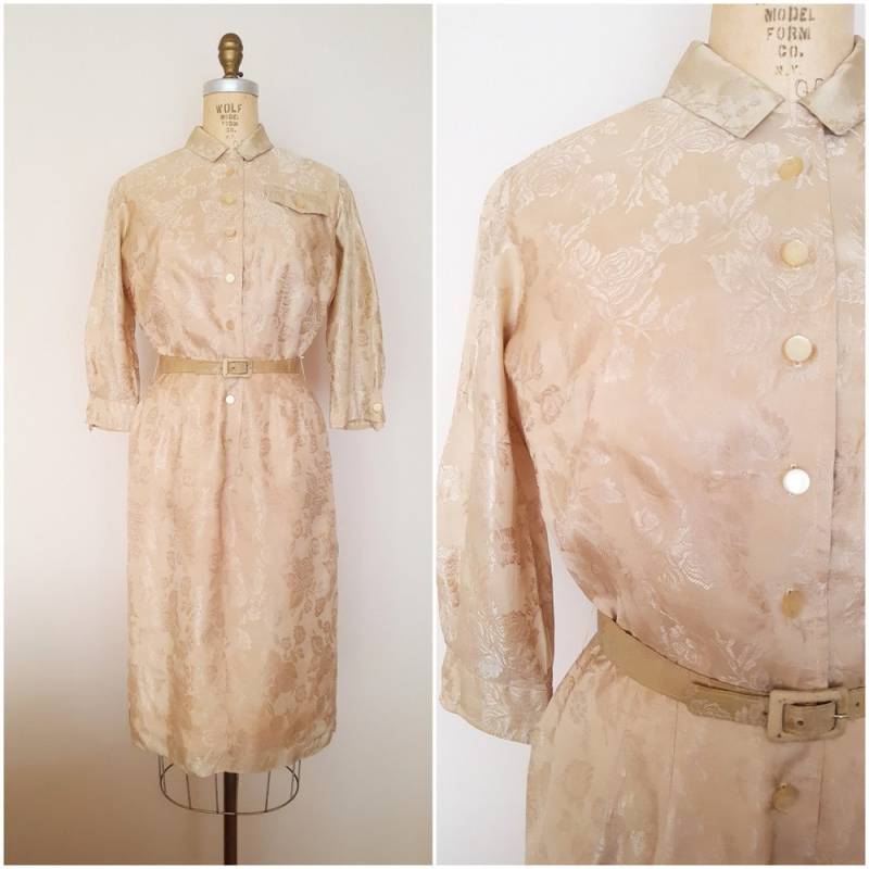 Vintage 1970Er Jahre Gold Kleid/Shirtwaist Floral Print Klein-Medium Vintage 1970Er Jahre Gold Kleid/Shirtwaist Floral Print Klein-Medium von ThriftyVintageKitten