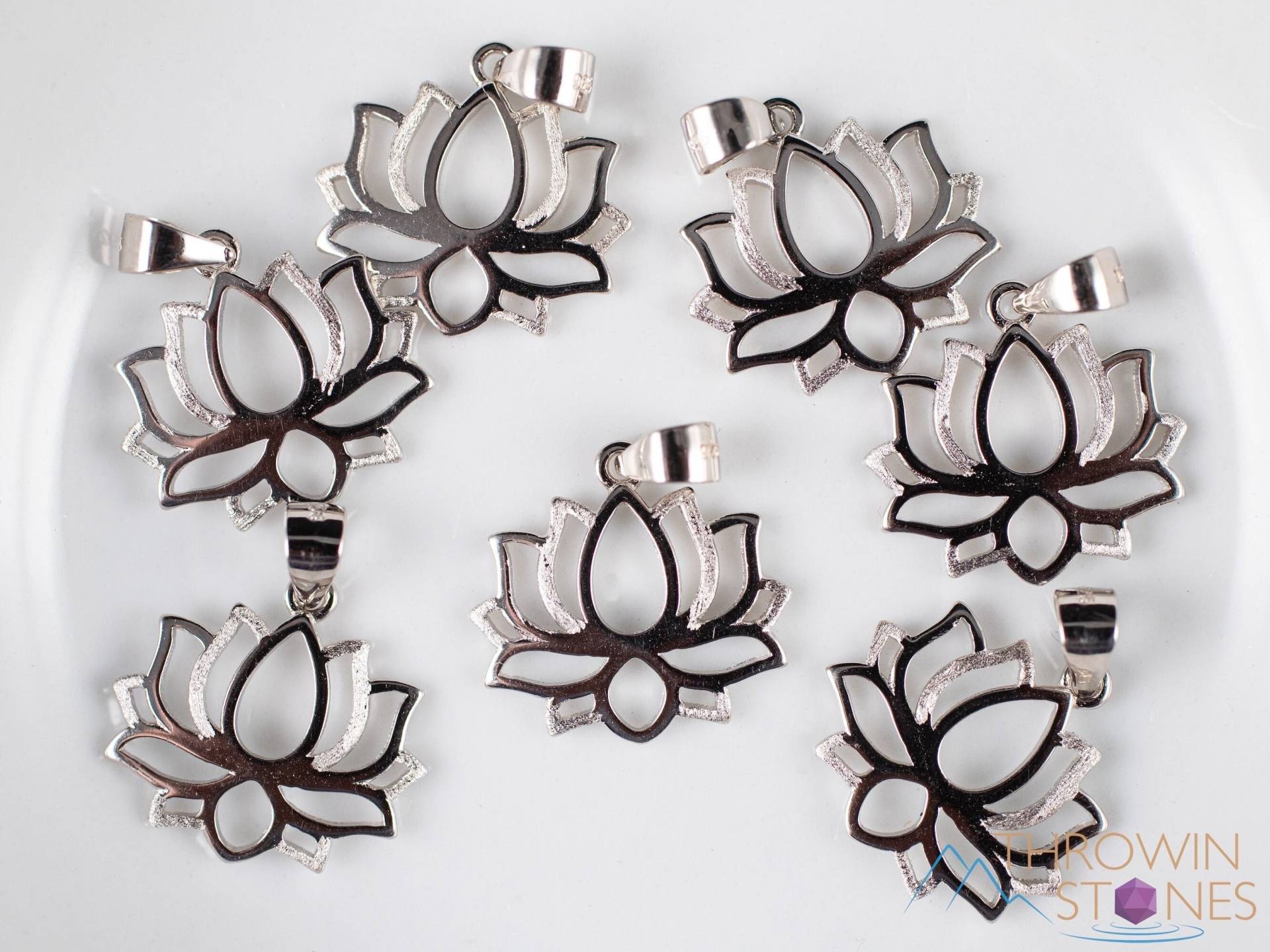 Lotus Blume Silber Anhänger - Sterling Silber, Blumen Mädchen Halskette Geschenk, Handgemachter Schmuck, E1978 von ThrowinStones