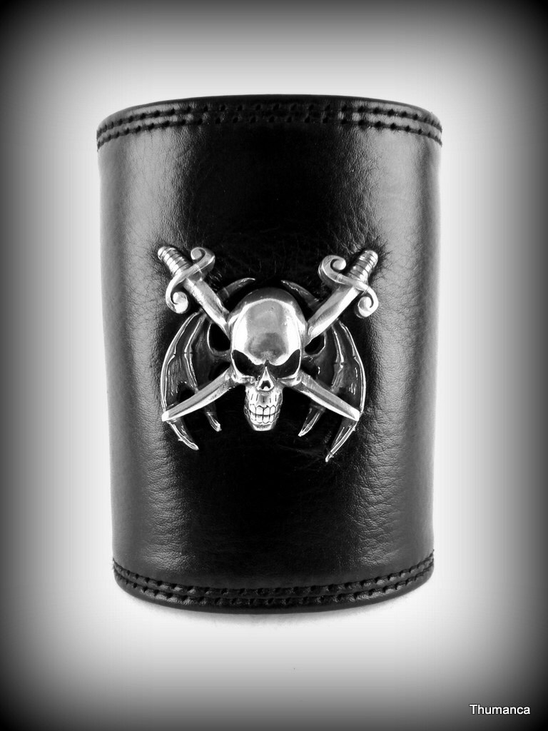 Leder - Armband Manschette Für Männer Handgemachtes Unikat Hochwertiges Material Und Ausführung von Thumanca