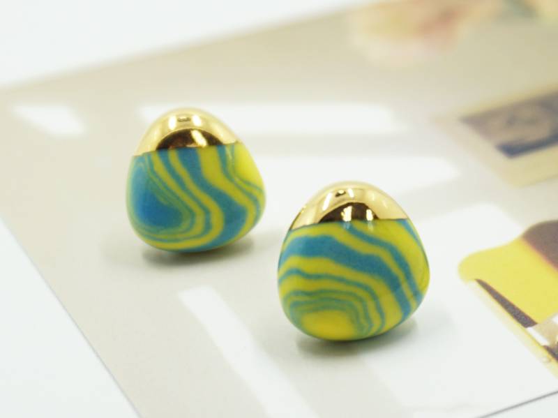 Marmorierte Keramikohrringe. Keramik Goldene Ohrringe. Porzellan Ohrstecker. Lollipop Schmuck. Brautjungfer Geschenk. Zebra Geschenk Für Sie Marmorierte Keramikohrringe. Keramik Goldene Ohrringe. Porzellan Ohrstecker. Lollipop Schmuck. Brautjungfer Geschenk. Zebra Geschenk Für Sie von Thursdayvibes