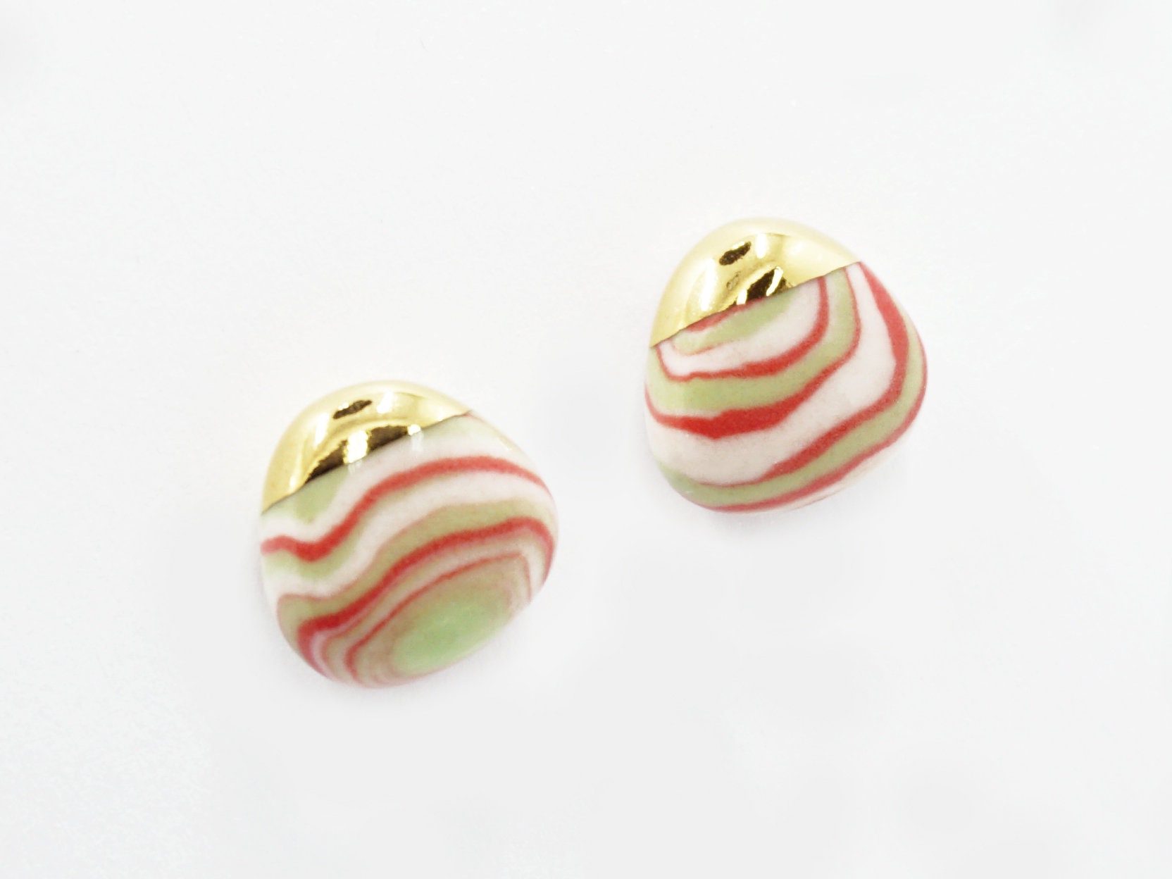 Marmorierte Keramikohrstecker. Keramik Gold Ohrringe. Lollipop Schmuck. Brautjungfer Geschenk. Florale Frühlingsschmuck Marmorierte Keramikohrstecker. Keramik Gold Ohrringe. Lollipop Schmuck. Brautjungfer Geschenk. Florale Frühlingsschmuck von Thursdayvibes