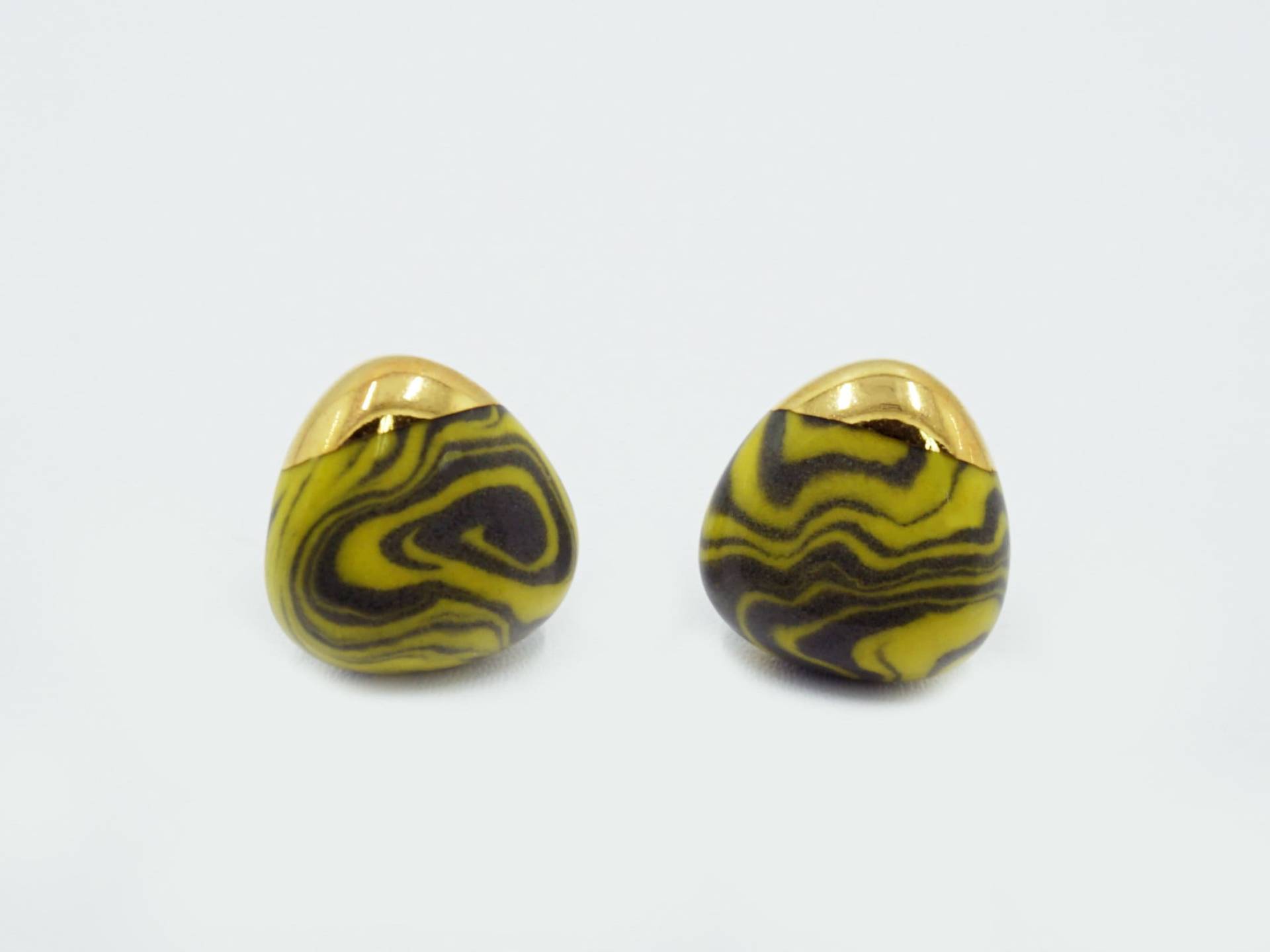 Marmorierte Keramikohrstecker. Keramik Gold Ohrringe. Porzellan Ohrstecker. Schicht Schmuck. Brautjungfer Geschenk. Zebra Geschenk Für Sie Marmorierte Keramikohrstecker. Keramik Gold Ohrringe. Porzellan Ohrstecker. Schicht Schmuck. Brautjungfer Geschenk. Zebra Geschenk Für Sie von Thursdayvibes