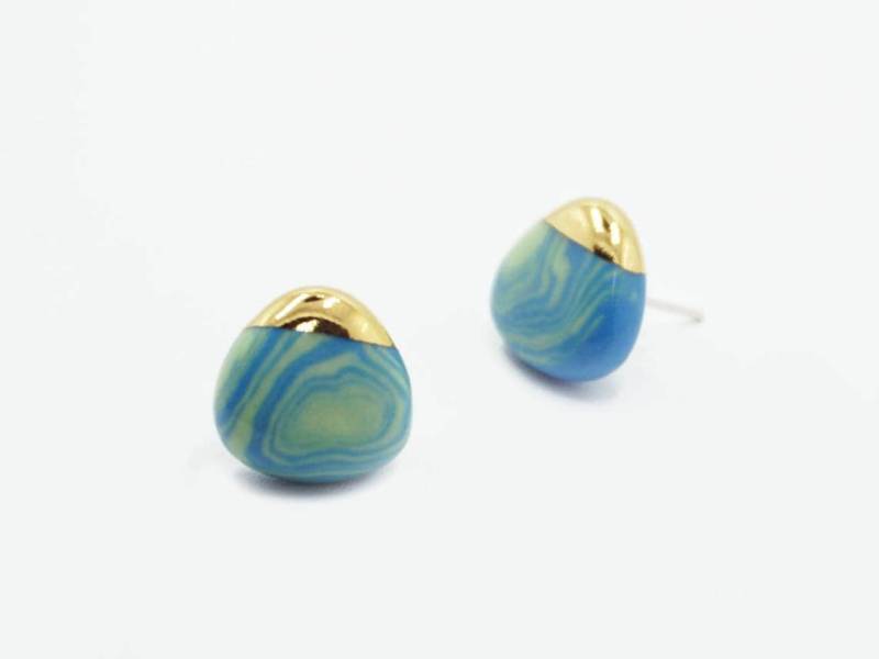 Marmorierte Keramikohrstecker. Keramik Gold Ohrringe. Porzellan Schmuck. Brautjungfer Geschenk. Mintfarbene Marmorierte Keramikohrstecker. Keramik Gold Ohrringe. Porzellan Schmuck. Brautjungfer Geschenk. Mintfarbene von Thursdayvibes