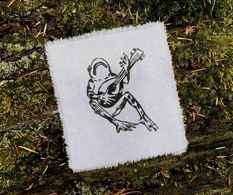 Frosch Barde Aufnäher | Handmade Stamped Thymian & Weltraum Design von ThymeAndSpaceDesign