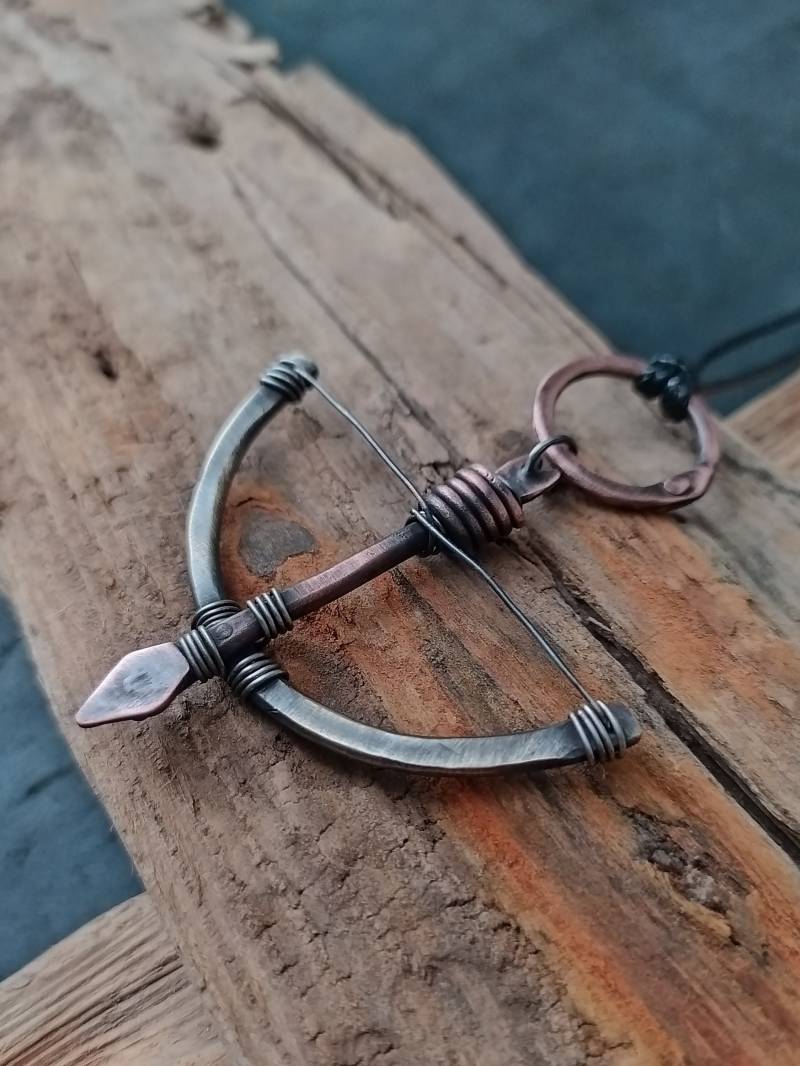 Pfeil Und Bogen Halskette Schmuck Bogenschießen von TiViArt