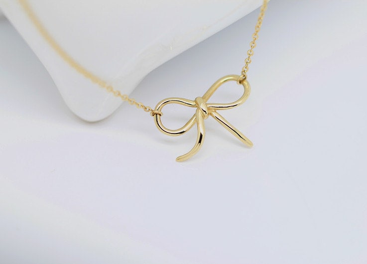 Einfache 14K Solid Gold 3D Design Fliege Anhänger Knoten Halskette Bosl-N1014 von TiaJewel