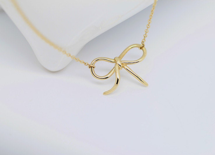 Einfache 14K Solid Gold 3D Design Fliege Anhänger Knoten Halskette Bosl-N1014 von TiaJewel