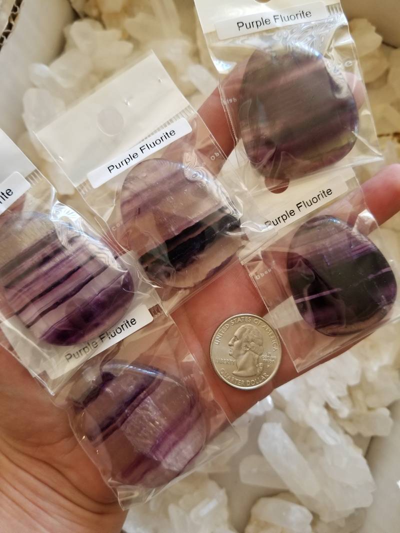 Gebohrte Anhänger, Mehrere Materialien Gebohrte Anhänger, Mehrere Materialien von TiaReina