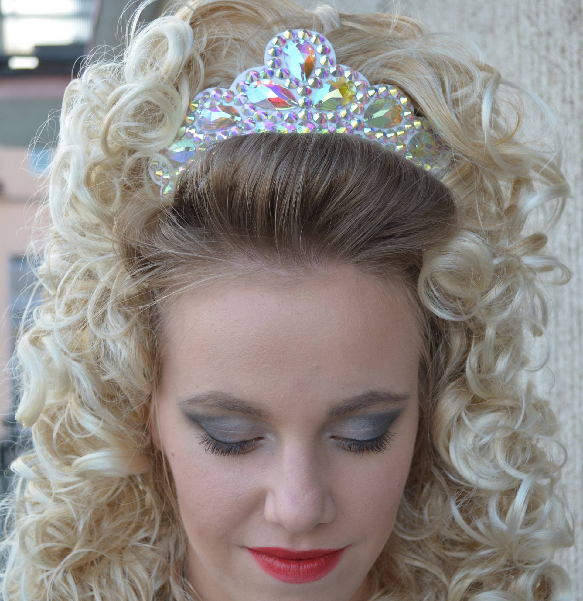 Funkelnde Irish Dance Tiara Für Tanz-Turniere - The Delicate Twist Funkelnde Irish Dance Tiara Für Tanz-Turniere - The Delicate Twist von TiaraOfDancingQueen