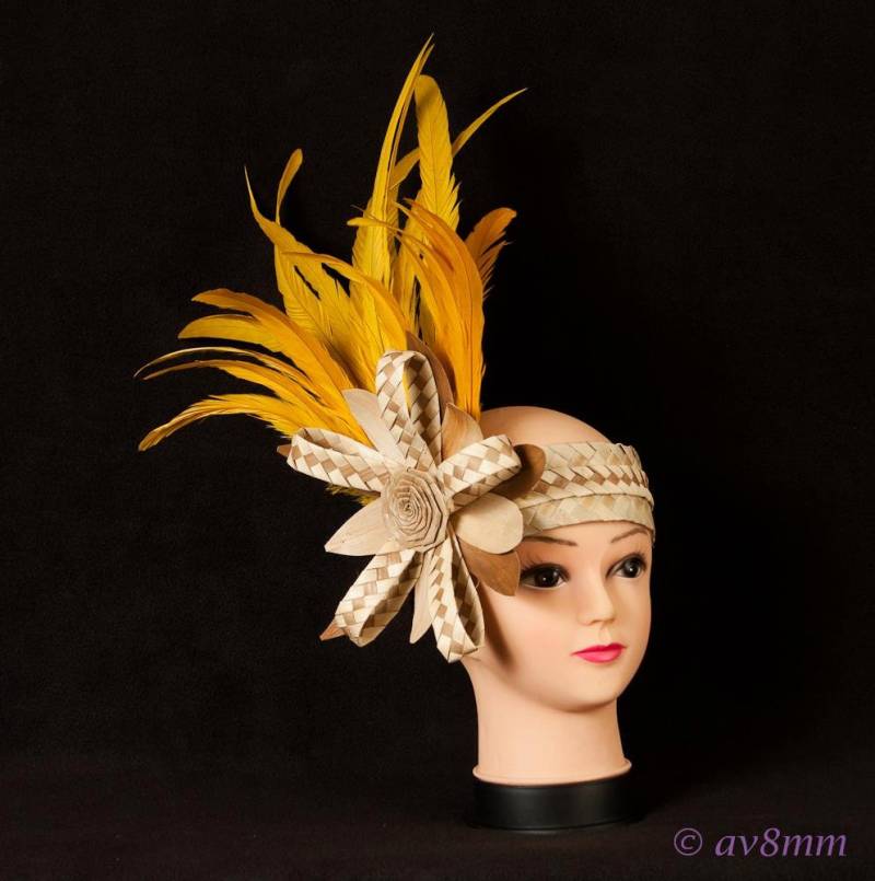 Einfacher Kopfschmuck Aus Der Insel Tahiti & Von Den Kochinseln. Weaved Palm, Lauhala Und 8 " - 10" Hahn Federn. Perfekt Für Jedes Alter Wählen von TiareOPatitifa