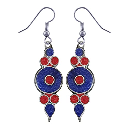 Handgefertigter Tropfen Ohrringe für Damen, Koralle Lapislazuli Edelstein Ohrhänger, Ethnisch Designer Versilberte Mode Schmuck für Geschenke, Drop Earrings von Tibetan Silver