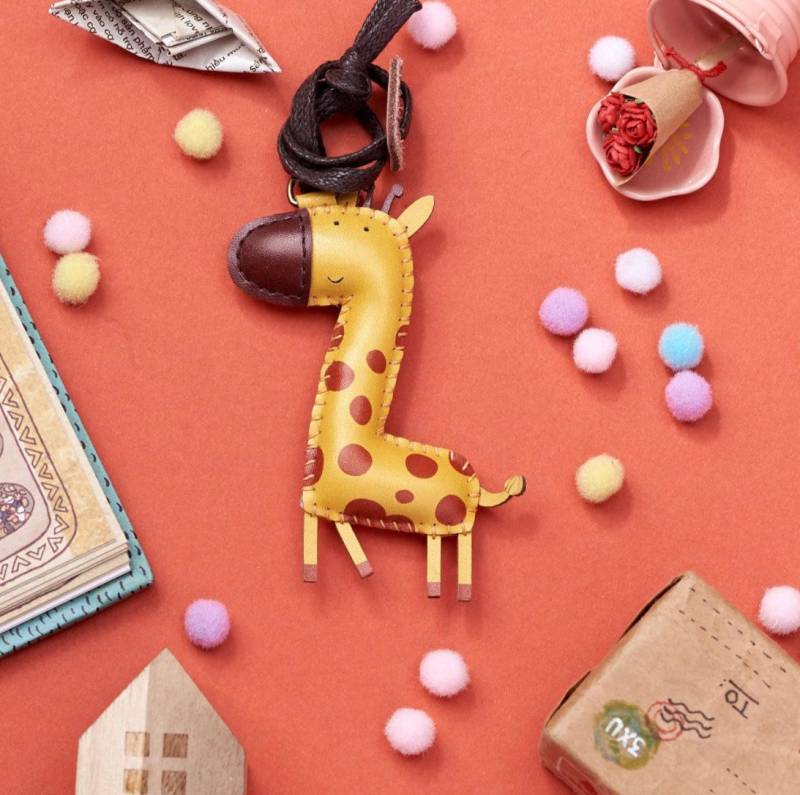 Giraffe Taschenanhänger, Einzigartiger Mikrofaser Niedlicher Schlüsselanhänger, Taschenanhänger Geschenk, Tier Einzigartiges Kleines Geschenk von TickpickDesigns