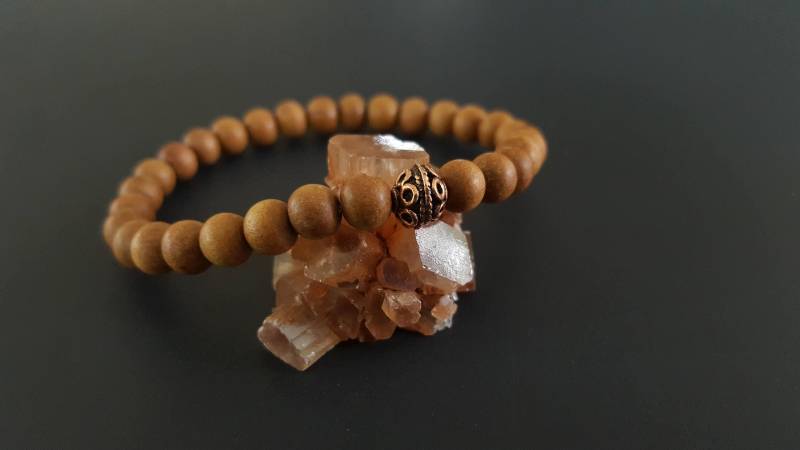 Sandelholz Stapelarmband Mit Kupfer Bali Perle Sandelholz Stapelarmband Mit Kupfer Bali Perle von TideDrifter