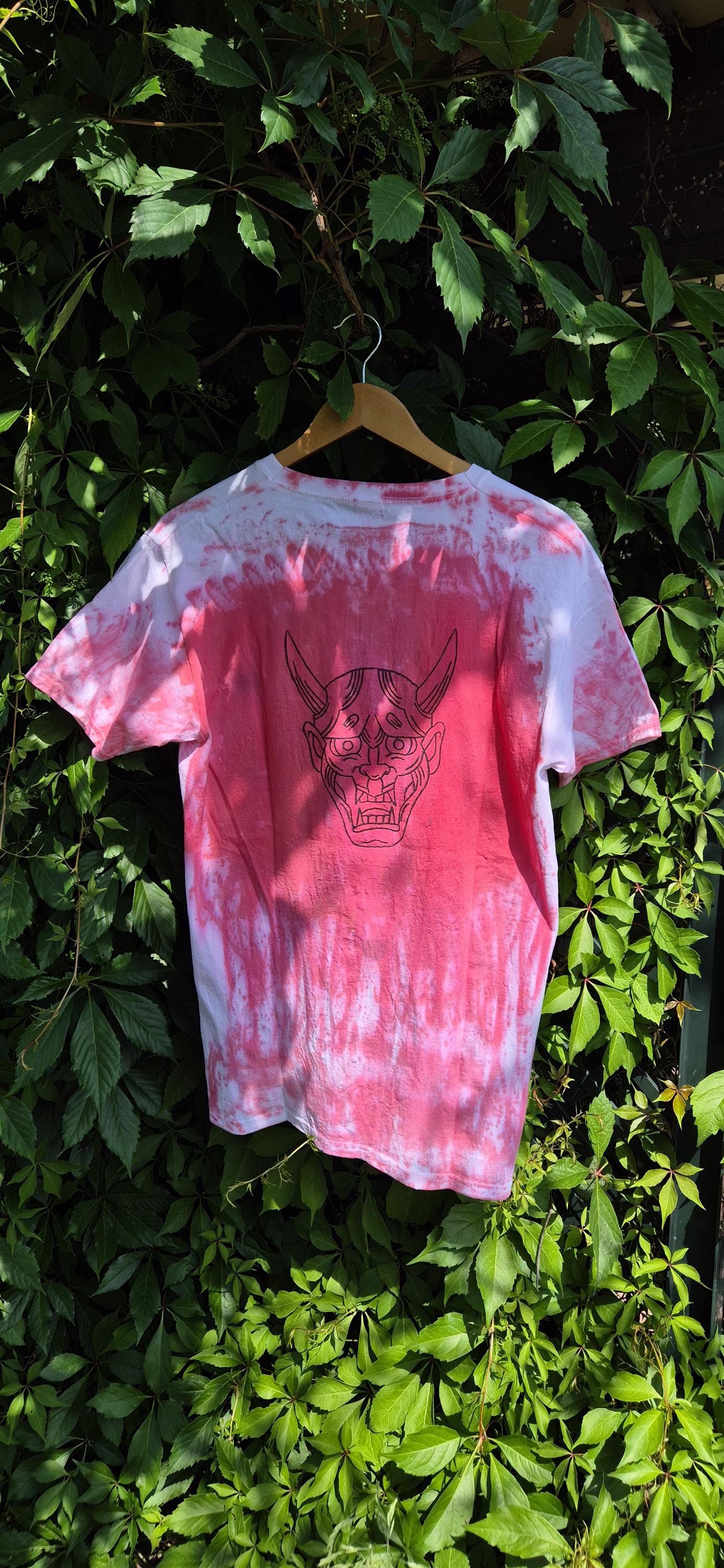 Tie Dye T-Shirt | Batik Größe M Unisex Baumwolle Handgefärbt Handbemalt Teufel Design Rot Tie Dye T-Shirt | Batik Größe M Unisex Baumwolle Handgefärbt Handbemalt Teufel Design Rot von TieDyeDevilDEU