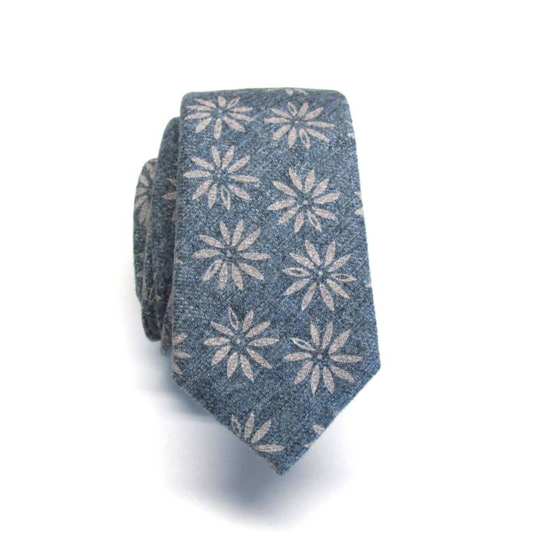 Baumwolle Herren Krawatte. Blau Grau Florale Dünne Krawatte Mit Passender Taschen-Quadrat-Option von TieObsessed