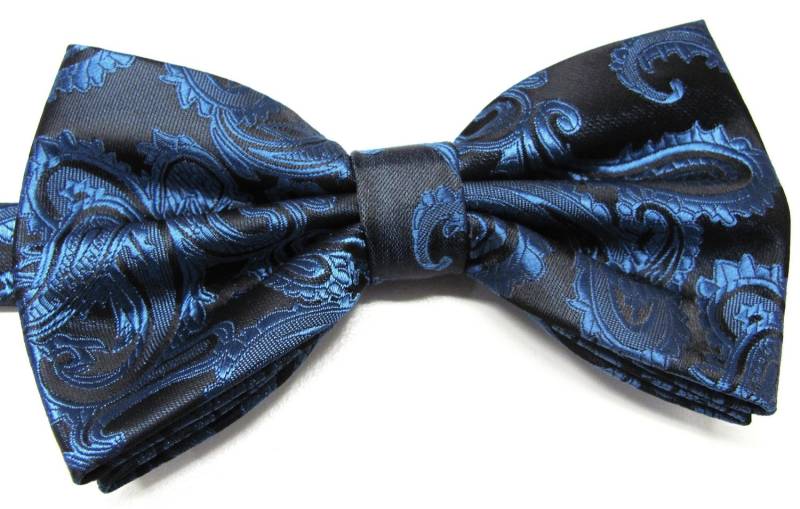 Herren Fliege. Blau Und Schwarz Paisley Fliege Mit Passendem Einstecktuch von TieObsessed