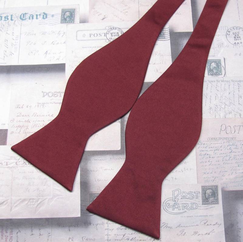 Herren Fliege. Freestyle Burgund Fliegen. Weinrote Fliege Zum Selbstbinden von TieObsessed