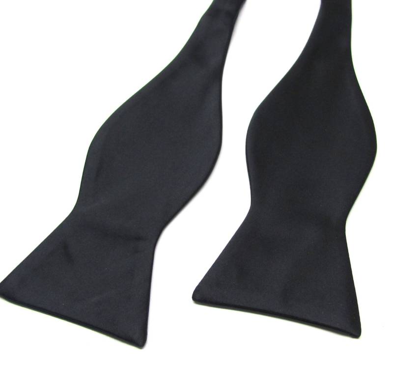 Herren Fliege. Freestyle Fliege Mit Passender Einstecktasche von TieObsessed