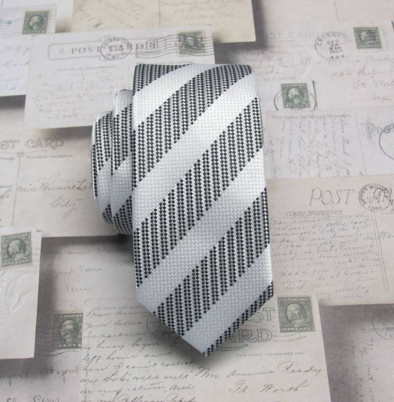 Herren Krawatten Schmaler Krawatte. Schwarz Und Weiß Streifen Dünne Krawatte von TieObsessed