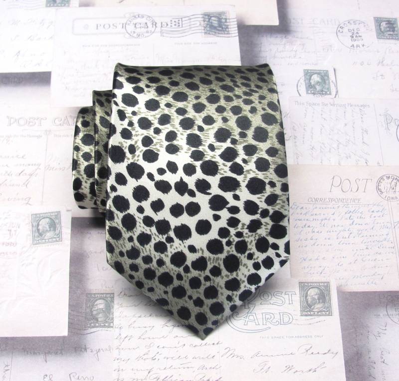 Herren Krawatten Schwarz Animal Print Auf Multi Shades Of Cream Seidenkrawatte von TieObsessed