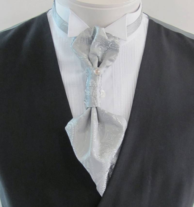 Herren Silber Grau Paisley Ascot Cravat Pre Tied Mit Crystal Stick Pin Formal von TieObsessed