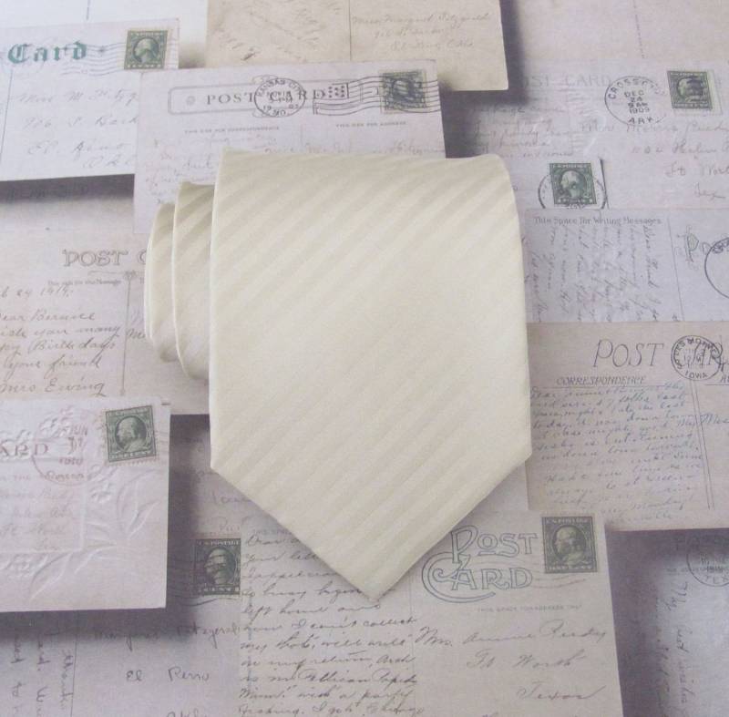 Herrenkrawatte Champagner Creme Tonale Streifen Krawatte Mit Passender Tasche Viereck Option von TieObsessed