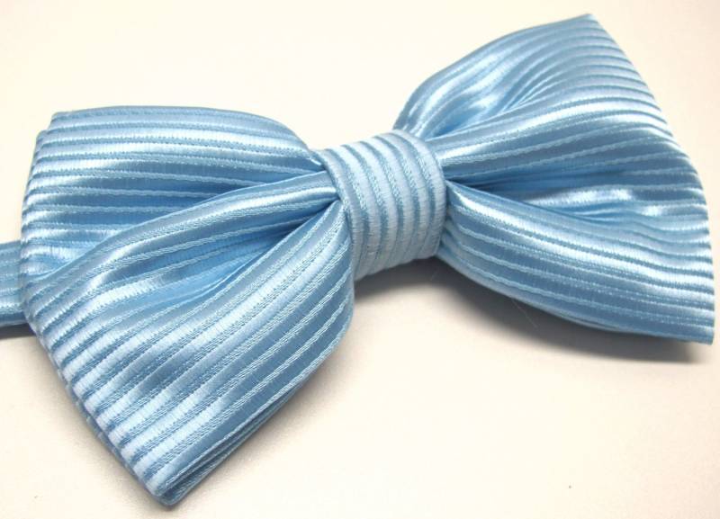 Mens Bowties. Blaue Fliege. Himmel Blau Streifen Fliege Mit Passendem Einstecktuch Option von TieObsessed