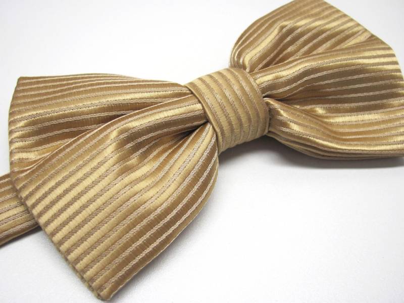 Mens Bowties. Gold-Fliege. Goldstreifen Fliege Mit Passendem Einstecktuch Option von TieObsessed