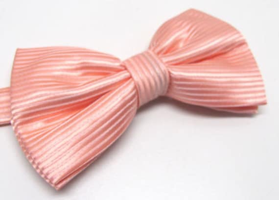 Mens Fliege. Pfirsich Streifen Fliege Mit Passendem Einstecktuch Option von TieObsessed