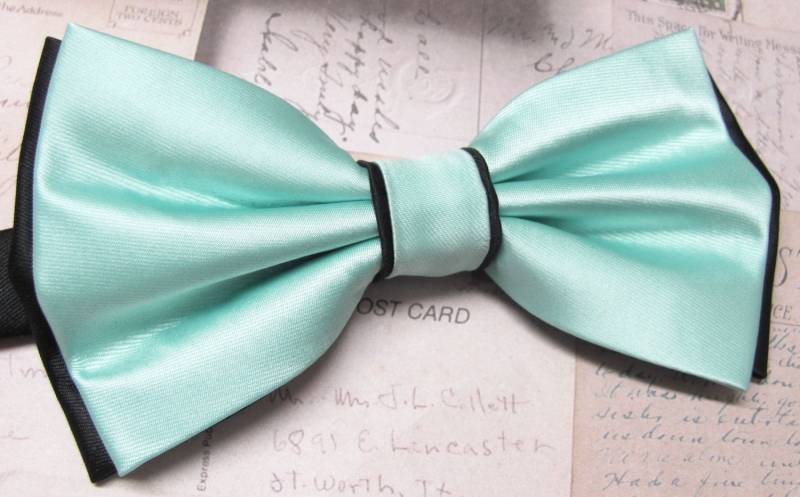 Mint Herren Fliege. Pastell Grün Schwarze Hochzeit Fliege Und Schwarz Mit Passenden Einstecktüchern von TieObsessed