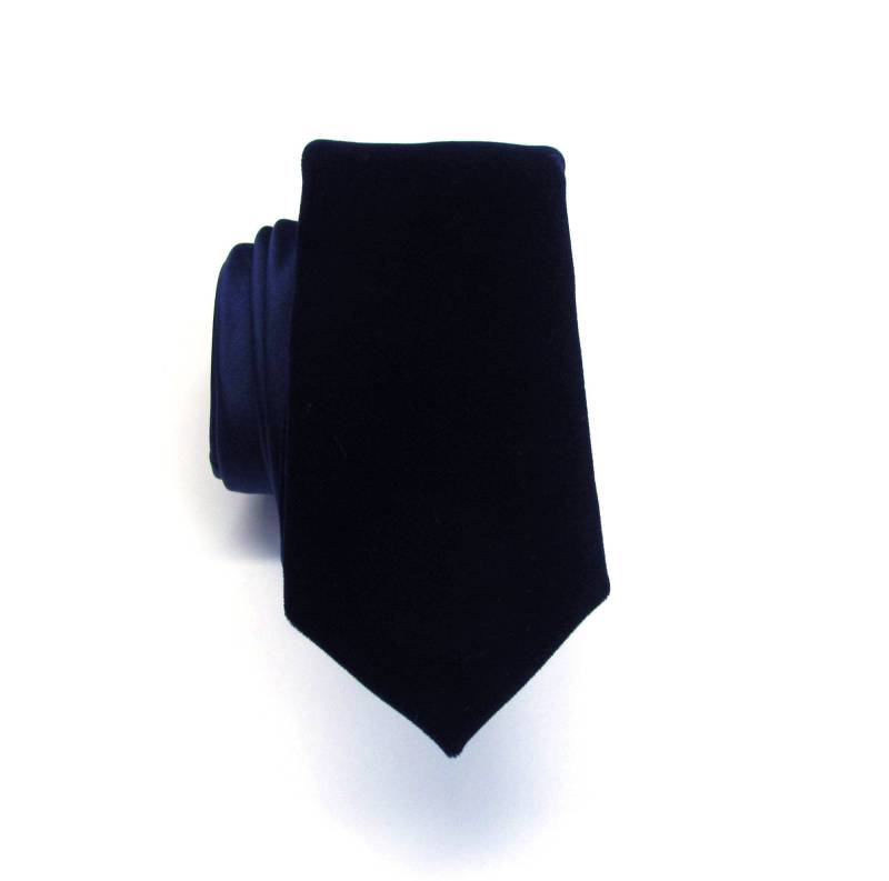 Samt Krawatte. Dünne Hochzeitskrawatte Aus Dunkelblauem Mit Passender Einstecktuch-Option von TieObsessed