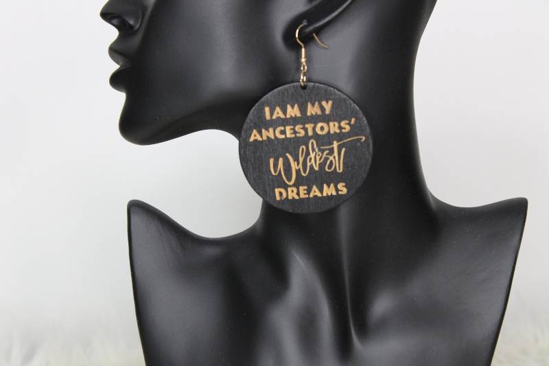 Wildeste Träume Schwarze Ohrringe - Holzohrringe Baumeln Afrocentric Afro Frauen Holz Runde von TieandDyeTees