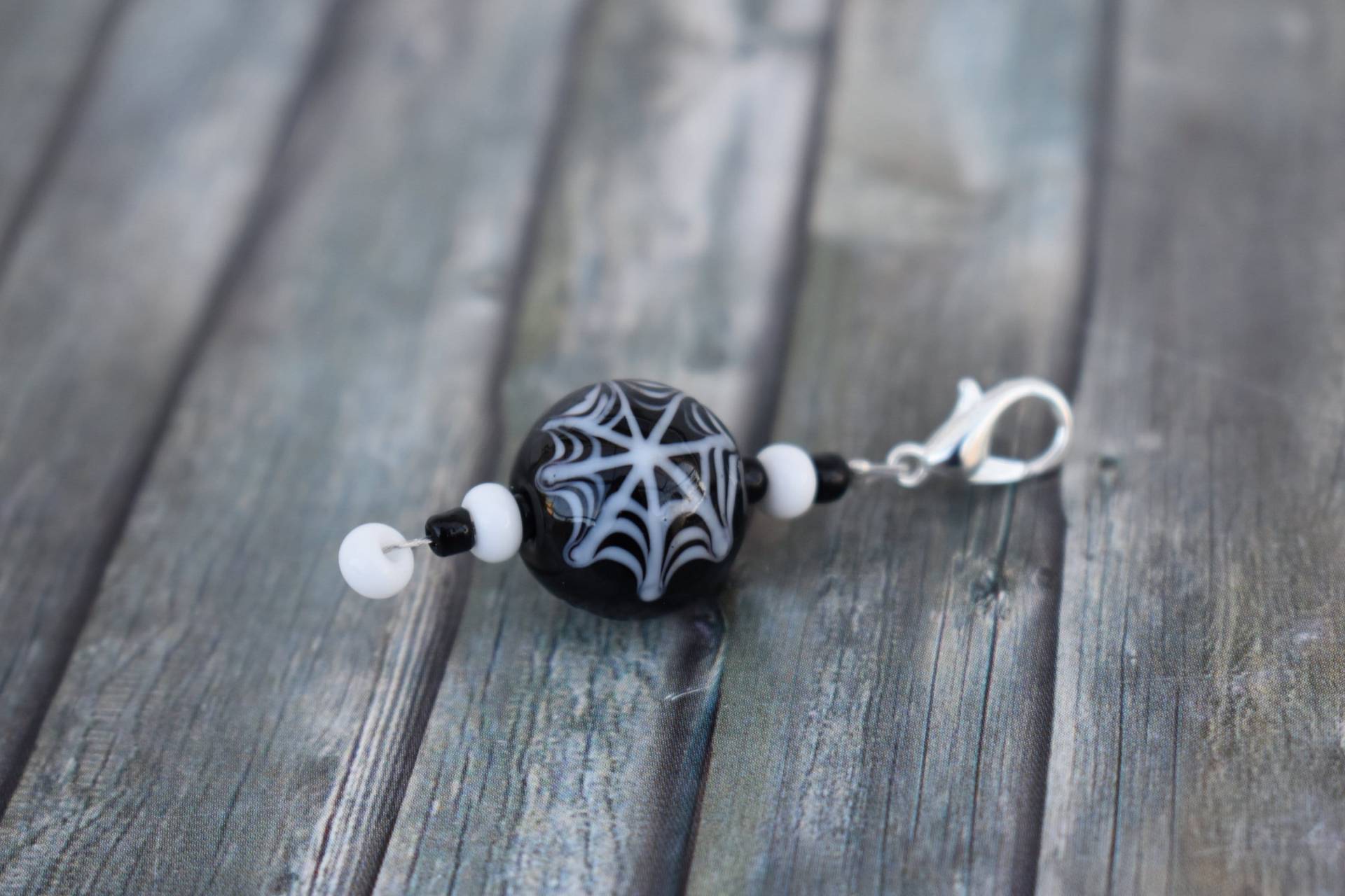 Anhänger/Glasperlenanhänger Kettenanhänger Schmuckanhänger Frau Halloweenanhänger Herbstanhänger "Spinnennetz' Anhänger/Glasperlenanhänger Kettenanhänger Schmuckanhänger Frau Halloweenanhänger Herbstanhänger "Spinnennetz' von TiefseeKirsche