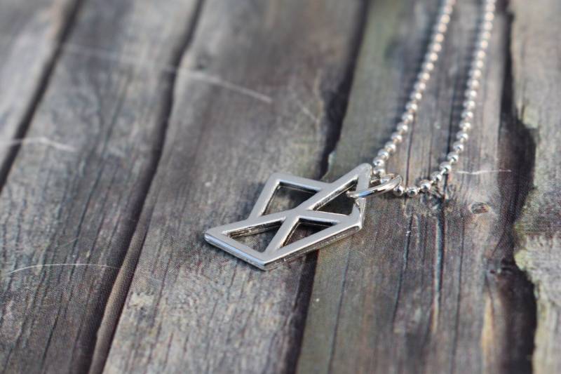 Kette/Halskette Anhängerkette "Boot Papierboot Schiff Schiffchen' Kette/Halskette Anhängerkette "Boot Papierboot Schiff Schiffchen' von TiefseeKirsche