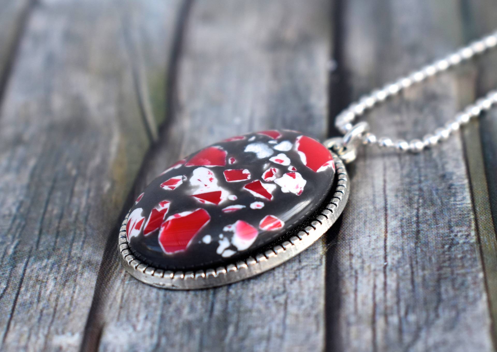 Kette/Halskette Anhängerkette Mosaikanhängerkette "Mosaiko Rot' von TiefseeKirsche