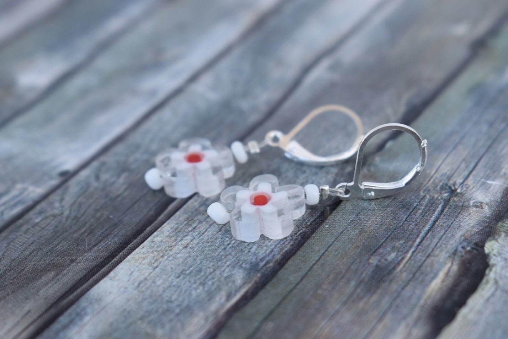 Ohrringe/925'er Silber Glasblumenohrringe Muttertagsgeschenk "Weiße Blumen' Ohrringe/925'er Silber Glasblumenohrringe Muttertagsgeschenk "Weiße Blumen' von TiefseeKirsche