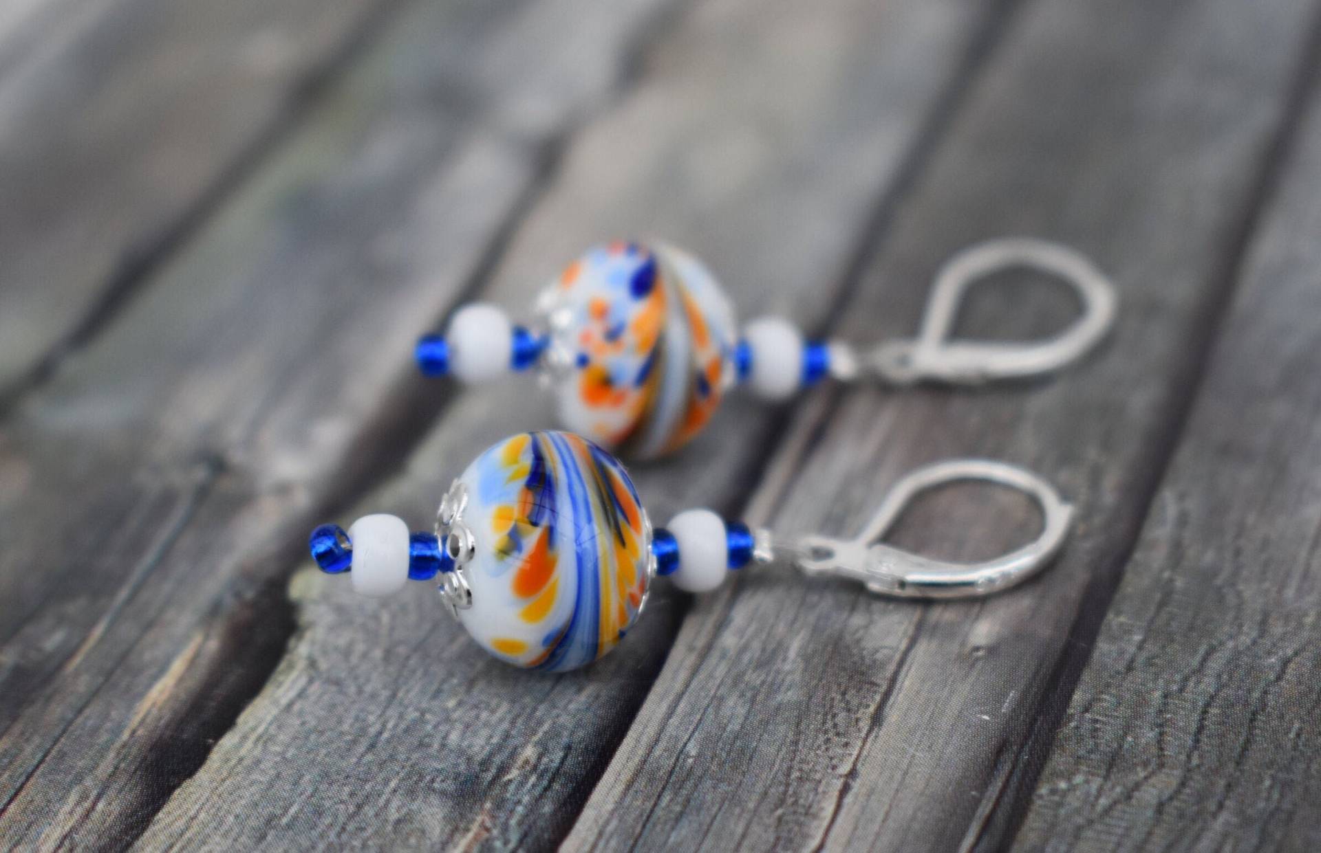 Ohrringe/925'er Silber Glasperlenohrringe "Maritim Weiß Blau Orange' von TiefseeKirsche