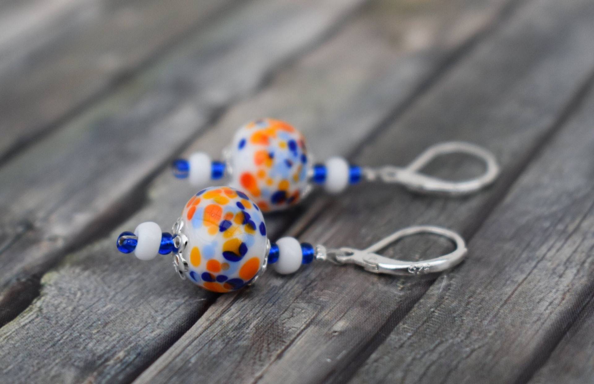 Ohrringe/925'er Silber Glasperlenohrringe "Maritim Weiß Blau Orange' von TiefseeKirsche