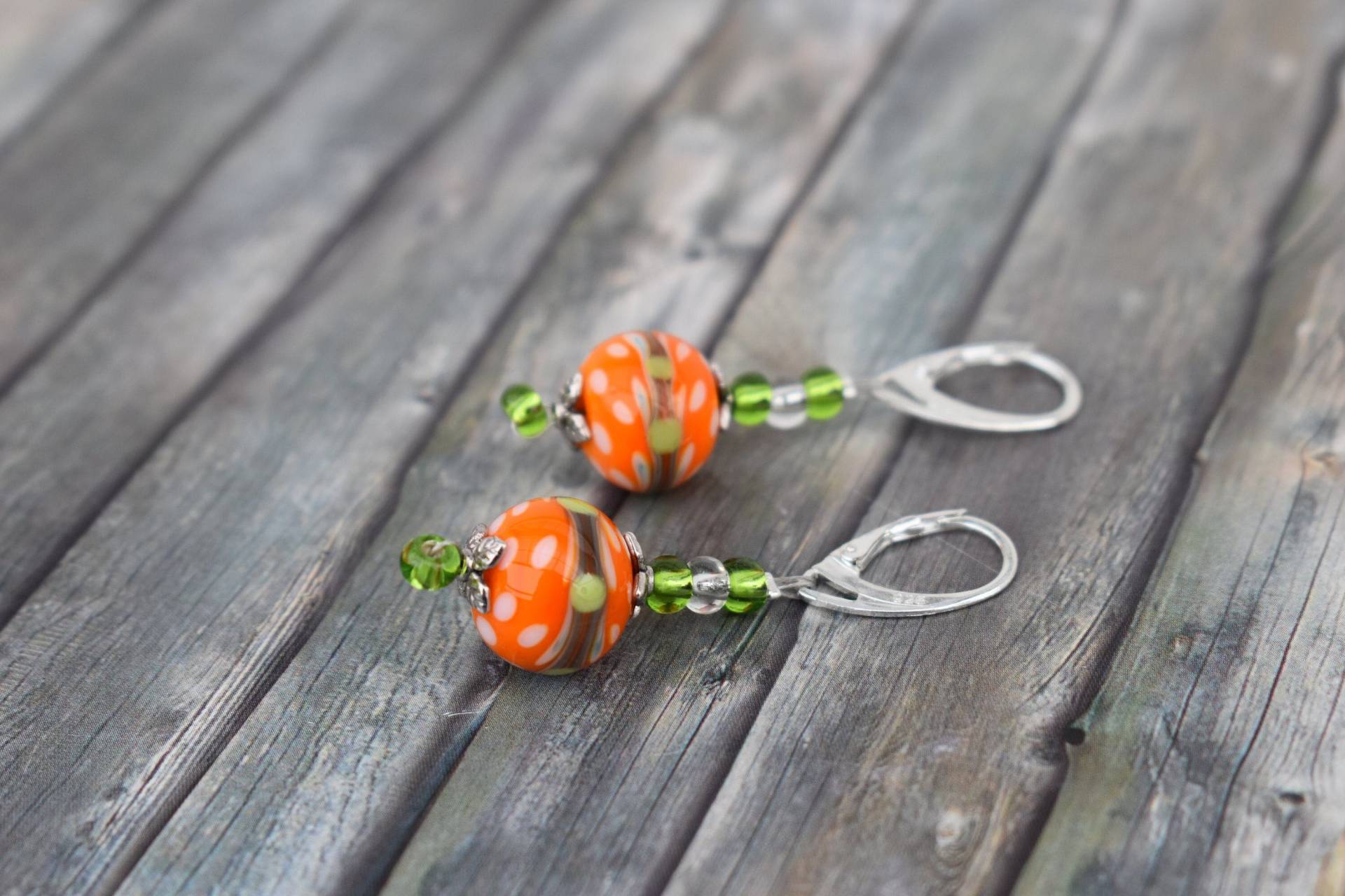 Ohrringe/925'er Silber Glasperlenohrringe Ohrschmuck Unikat "Orange Weiß Grün Gepunktet' Ohrringe/925'er Silber Glasperlenohrringe Ohrschmuck Unikat "Orange Weiß Grün Gepunktet' von TiefseeKirsche