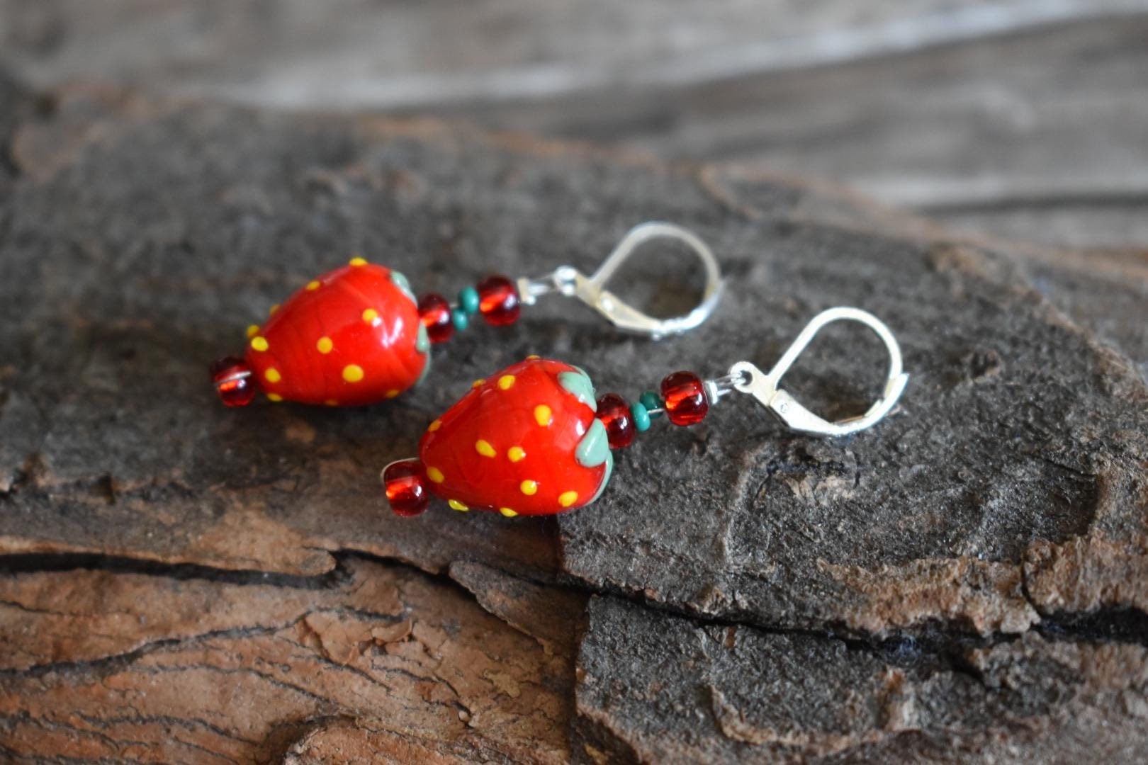 Ohrringe/925'er Silber Ohrhänger Ohrschmuck Glasperlenohrringe Erdbeere Erdbeerenohrringe "Glasperlen Erdbeeren' von TiefseeKirsche