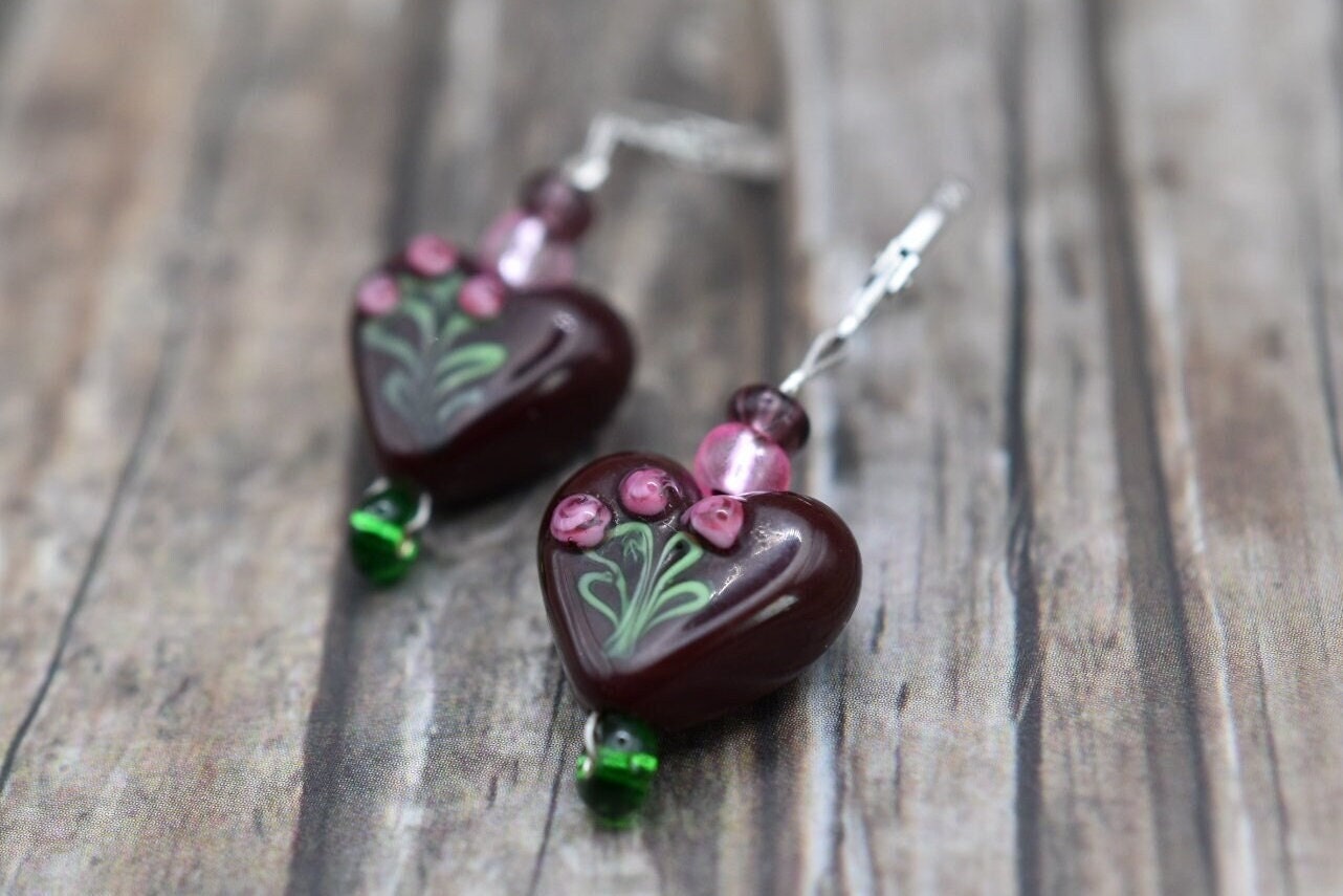 Ohrringe/Frau Glasperlenohrringe Hängeohrringe 925'er Silber Valentinstag Muttertag "Glasherzen Mit Blumen' von TiefseeKirsche