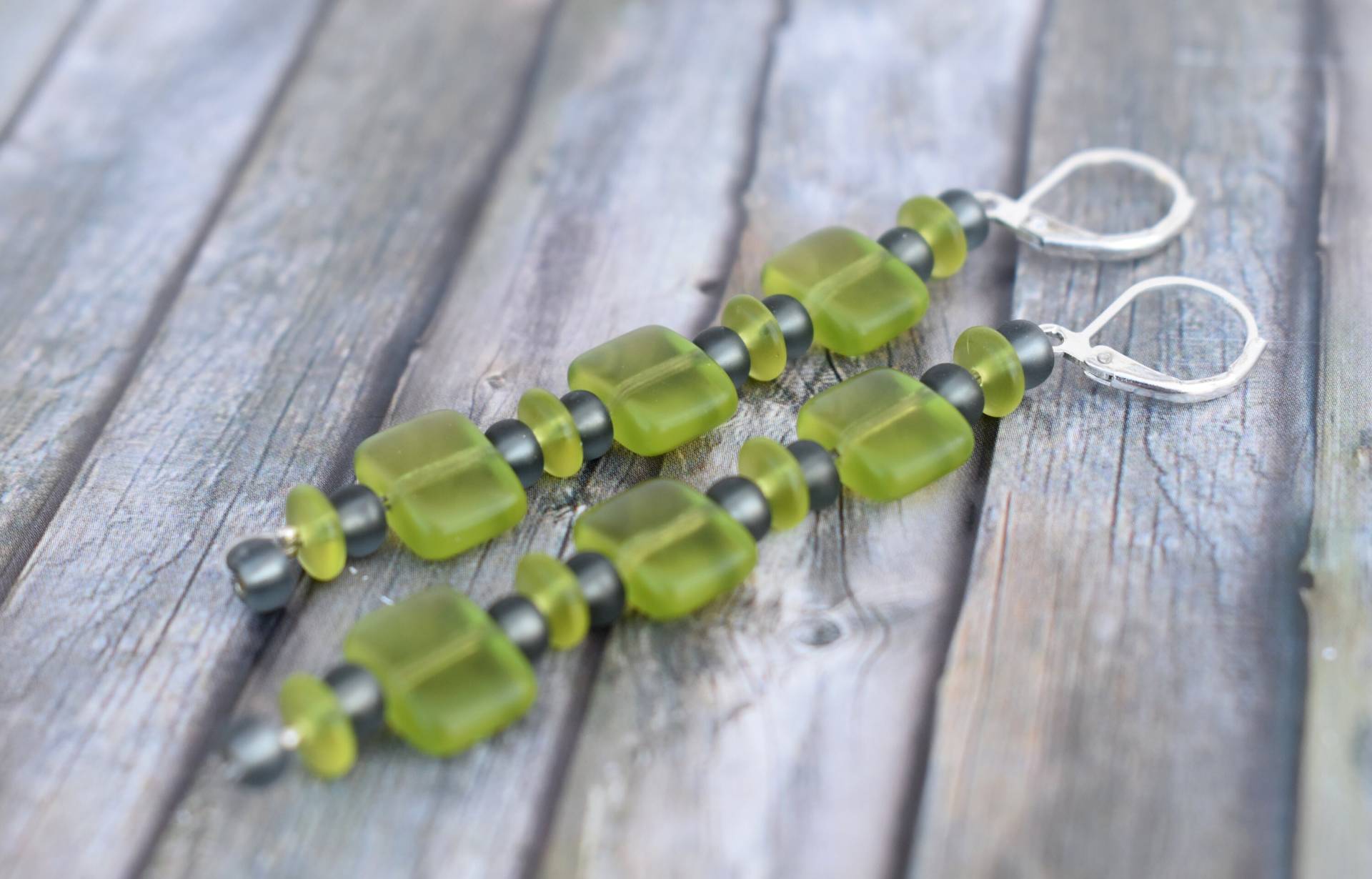 Ohrringe/Ohrhänger Ohrschmuck Glasperlenohrringe Hängeohrringe "Grün-Liebe' von TiefseeKirsche