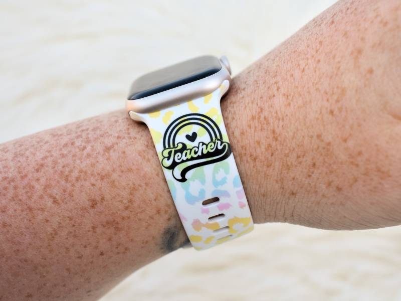 Regenbogen Leopard Lehrer Silikon Uhrenband Kompatibel Mit Apple Watch von TiffaniLinkDesigns