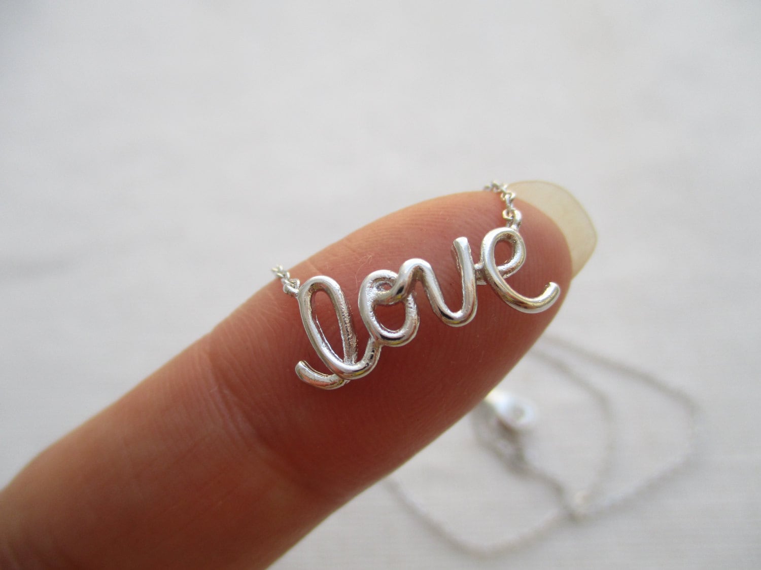 Gold, Rosegold Oder Silber Liebe Halskette, Schreibschrift Buchstabe Hochzeit, Brautjungfer Geschenk Gold, Rosegold Oder Silber Liebe Halskette, Schreibschrift Buchstabe Hochzeit, Brautjungfer Geschenk von TiffanyAvenueBridal